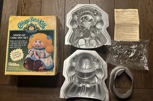 Juego completo de sartenes para pasteles 3D vintage Cabbage Patch Kids de Wilton - Imagen 1 de 10