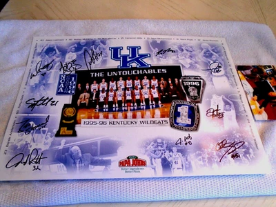 1996 KENTUCKY WILDCATS NCAA CHAMPS Team Signed Antoine Walker (20x14)Photo -JSA - Image 1 of 4