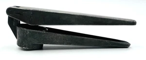 Vintage Zyliss Susi Swiss Garlic Press Cast Aluminum Made in Switzerland - Picture 1 of 9