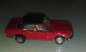 Vintage Playart Druckguss rot FORD MUSTANG HARDTOP Radkappen - Bild 1 von 5