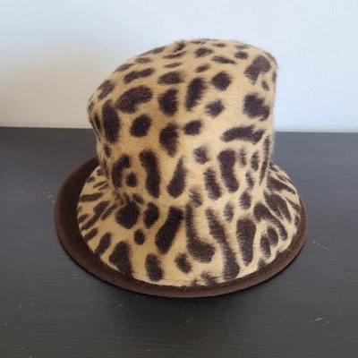 Sombrero de lana para mujer Philip Treacy London estampado de leopardo guepardo Foto 1 de 4