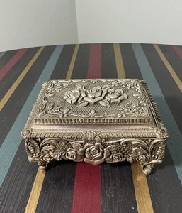 VTG Silver Tone Jewelry Trinket Footed Box Rose Motif Velvet Liner Made In Japan - Picture 1 of 21