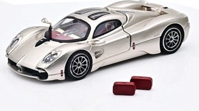 PAGANI Utopia  - golden champagner - CM 1:64 - Photo 1/4