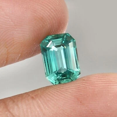 Beautifull Natural Green Ceylon Parti Sapphire Loose Radiant Cut Gemstone 3.10Ct - Image 1 of 4