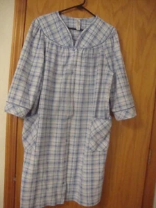 Women’s Simply Basics 3/4 sleeve Flannel Snap front housecoat, robe Size XL - Picture 1 of 8