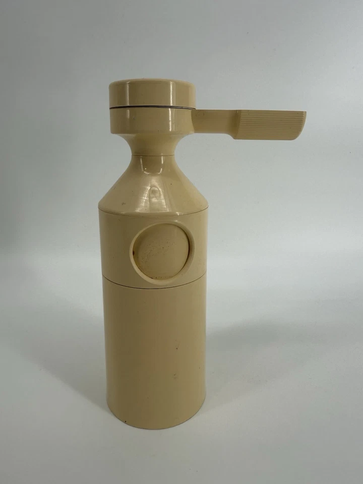 Rare Vintage 1980s Tom David Unicorn White Salt Grinders - Image 1 of 4