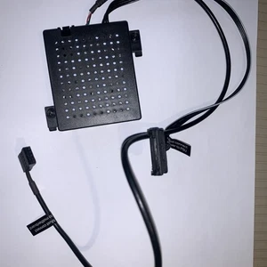 NZXT RGB & Fan Controller - AC-CRFR0-B1-6 - 6 RGB Channels - 3 Fan Channels - Foto 1 di 3