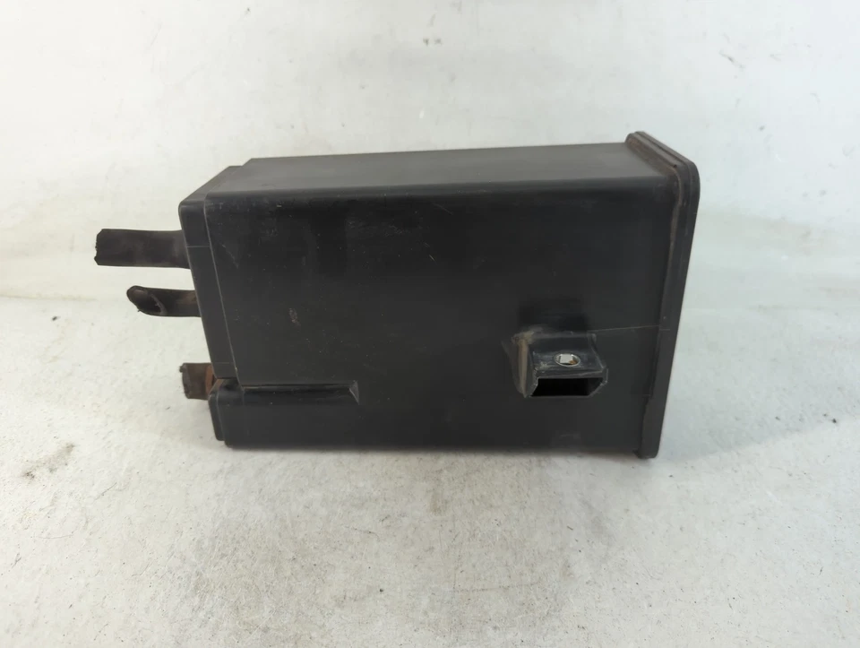 Bote de carbón de vapor de combustible Mitsubishi Galant 2009 CW1TC Foto 1 de 4