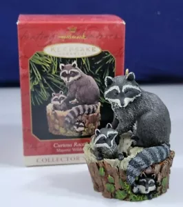 Vintage Hallmark Majestic Wilderness 1999 "Curious Raccoons" Ornament Figur - Bild 1 von 9