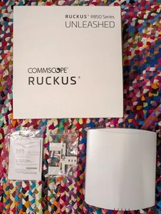 Point d'accès sans fil Ruckus Unleashed R850 9U1-R850-US00 802.11ax WiFi-6 - Photo 1/6