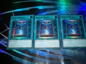 3x Libro de la Luna 1ª Edición Ultra Raro RA02-EN050 Yu-Gi-Oh! - Imagen 1 de 1
