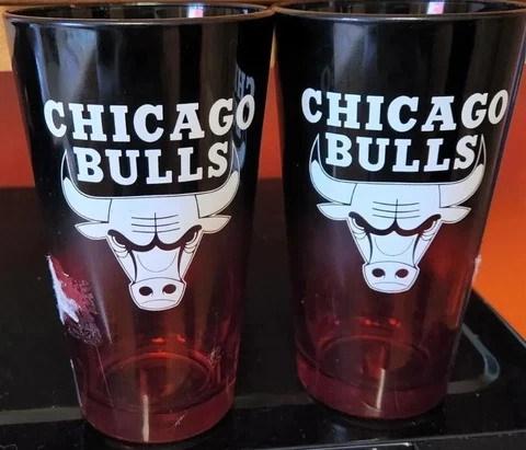 2 OFFICIAL NBA Chicago Bulls Drinking Glasses 12 oz Dark color Unused Lot Cover
