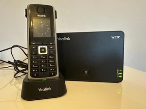 YEALINK W52P IP CORDLESS PHONE, CHARGER an BASE STATION BASE SIP-W52P DECT VoiP - Afbeelding 1 van 6