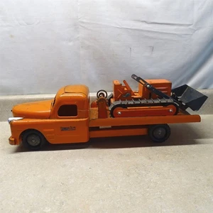 Vintage Structo Flat Bed Truck With Bulldozer, Pressed Steel, 21" - Picture 1 of 20