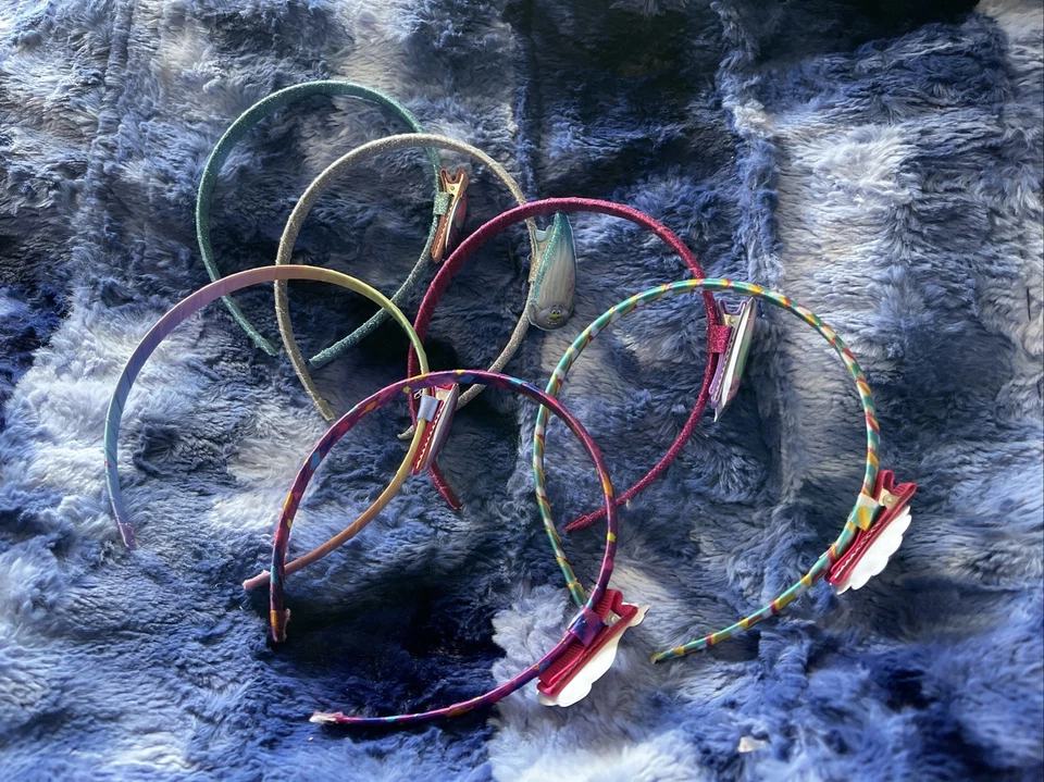 Lot of 6 Head Bands Trolls Movie Rainbow Solid Colors Shiny Clips - Image 1 of 4