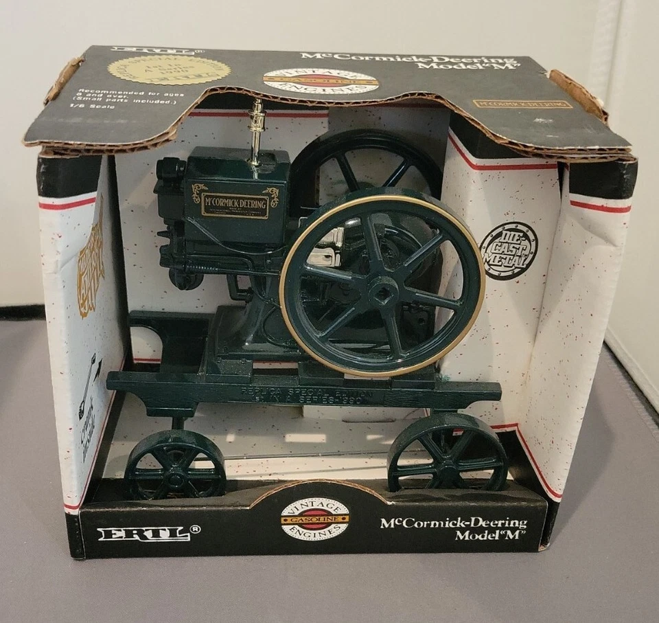 Ertl Mccormick-deering Model M Gasoline Engine 1st in Series