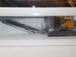 Zapatos de oruga excavadora sobre orugas Volvo EC220Elr escala 1/32 con acoplador rápido S60 - Imagen 1 de 7