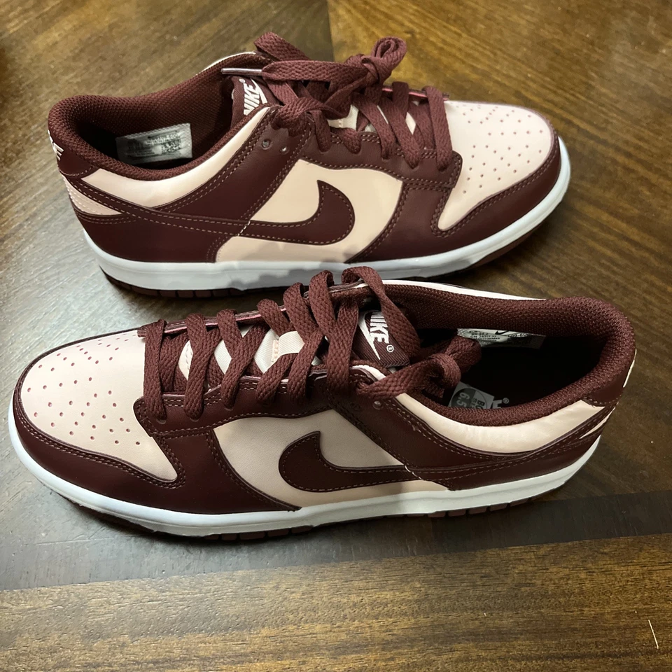 Tamanho 6Y, WMNS 7.5, EU 38.5 Nike Dunk Low Dark Team Red/Dark Team Red FB9109 600  - Imagem 1 de 4