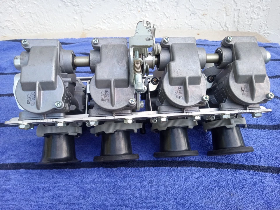 Carburadores especiales Honda CB750 SOHC 69-78 Keihin CR Racing nuevos. Foto 1 de 4