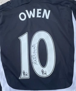 Michael Owen Hand Signed Newcastle United Top - Picture 1 of 4