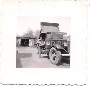 Man By Work Truck R Lopresti 241 W Maple BOUND BROOK NJ Vintage Photo - Bild 1 von 1