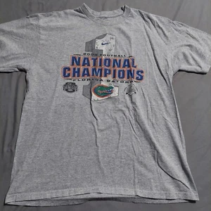 T-shirt homme Nike Florida Gators 2008 NATIONAL CHAMPIONS gris moyen S/S - Photo 1 sur 7