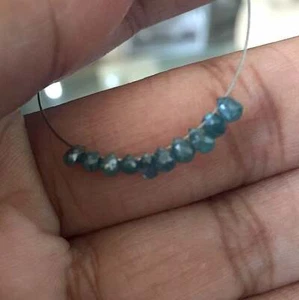 10 pezzi perline briolette sfaccettate con diamanti blu piccoli da 2,5 mm a 3 mm, diamante naturale - Foto 1 di 6
