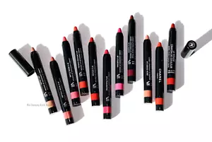 1 Chanel Le Rouge De Couleur Hebel JUMBO LIPPENSTIFT Farbe 1,2g/0,04oz Neu im Karton +🎁 - Bild 1 von 15