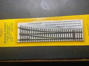 Micro- Engineering #14-815 HO LADDER TRACK SYSTEM TURNOUT RH #5c Code 70 - Picture 1 of 2