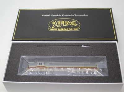 Atlas Master Gold Series - Lackawanna Train Master Locomotive #859 - DCC/ Sound - Image 1 of 4