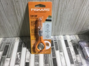 FISKARS 163050-1004 COLTELLO CON DETTAGLI AD ANELLO DA DITO 4 IN - Foto 1 di 5