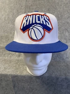 New York Knicks Hat Mitchell & Ness Snapback White Blue Flat Brim NBA (45) - Picture 1 of 12