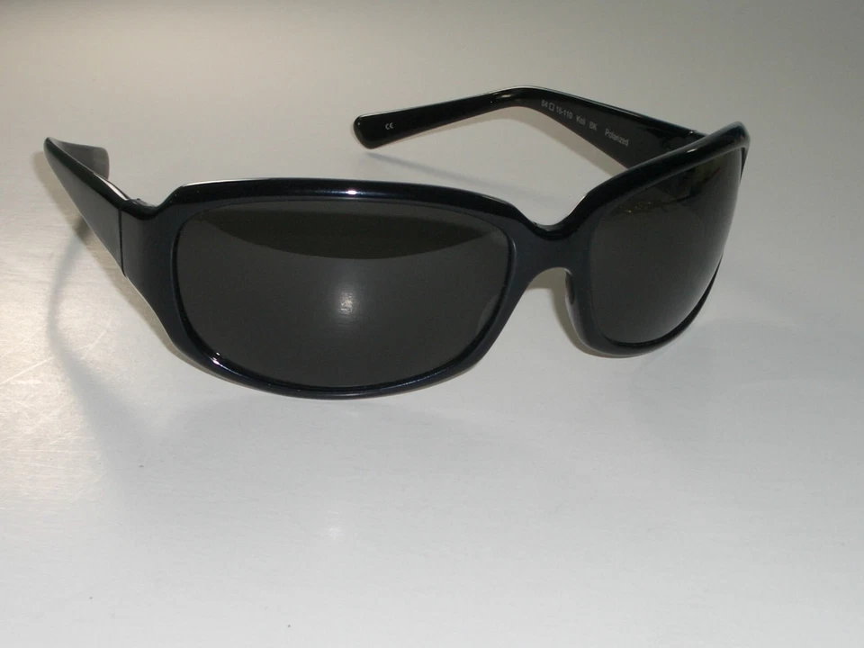 GAFAS DE SOL OLIVER PEOPLE 64[]15-110 KALI NEGRAS BRILLANTES ENVOLTURAS POLARIZADAS con FUNDA Foto 1 de 4