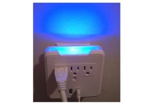 Prise murale Blue Night Light 2 USB 3 USAs avec support de téléphone portable - Photo 1 sur 7