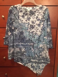 *NWT* Women's Floral Top Size S 4/6 - Picture 1 of 2