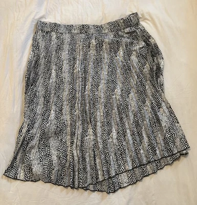 Falda Lane Bryant Talla Grande 22/24 Acordeón Negro/Blanco Plisado Foto 1 de 3