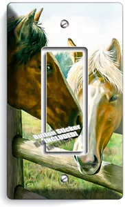 AMERICAN COUNTRY FARM LOVE HORSES KISSING 1 GFCI INTERRUTTORE LUCE PIASTRE DA PARETE DECORAZIONE - Foto 1 di 1