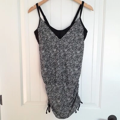 Camiseta Tankini Athleta Laguna Side Scrunch Blanco y Negro Talla 34D/DD Foto 1 de 4