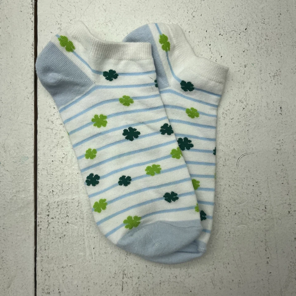 J. Calcetines al tobillo Crew azul blanco a rayas patrón de trébol del día de San Patty un par Foto 1 de 3