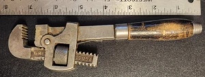 F.E. Wells & Sons - Greenfield Mass. No. 8 -- Pipe Wrench  Vintage  --  Lot 2825 - Picture 1 of 4