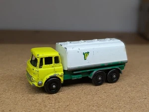 Lesney Matchbox 25c Benzintankwagen BP weiß & grün OHNE INNENAUSSTATTUNG - Bild 1 von 6