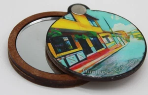 GUALAPE COLOMBIA Compact Pocket Mirror Round Slide Swivel Travel Leather NICE! - Picture 1 of 13