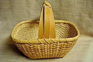 Attractive Blonde Wicker Basket - EUC - 8 x 11.5 x 4.5 - Bild 1 von 8