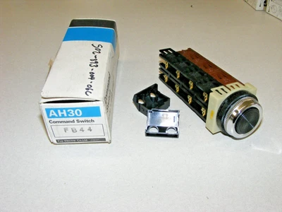 Fuji Electric Command Switch Push Button AH30 FB44 , AH30-F (a71) - Image 1 of 4