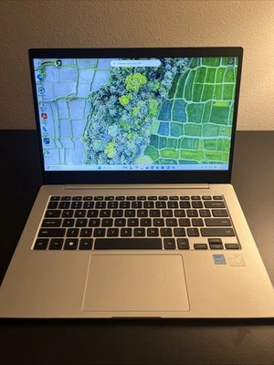 Portátil Samsung Galaxy Book Go 5G 14" 238 GB, Snapdragon 8cx Gen 2 Foto 1 de 4