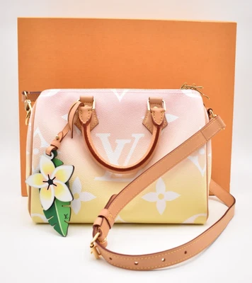 Bandolera Louis Vuitton Speedy 25 monograma gigante junto a la piscina rosa Foto 1 de 4