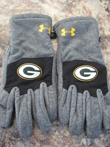 Under Armour Gloves NFL Green Bay Packers Adult Medium Cover