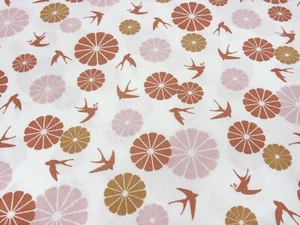 Tessuto cotone popeline fiori uccellini bianco marrone rosa tessuto per abiti - Foto 1 di 4