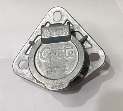 Receptáculo de remolque GROTE 58.930/J560: pasadores de latón macizo Foto 1 de 2