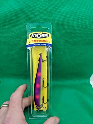 STORM THUNDER STICK, EN EL PAQUETE. Foto 1 de 4